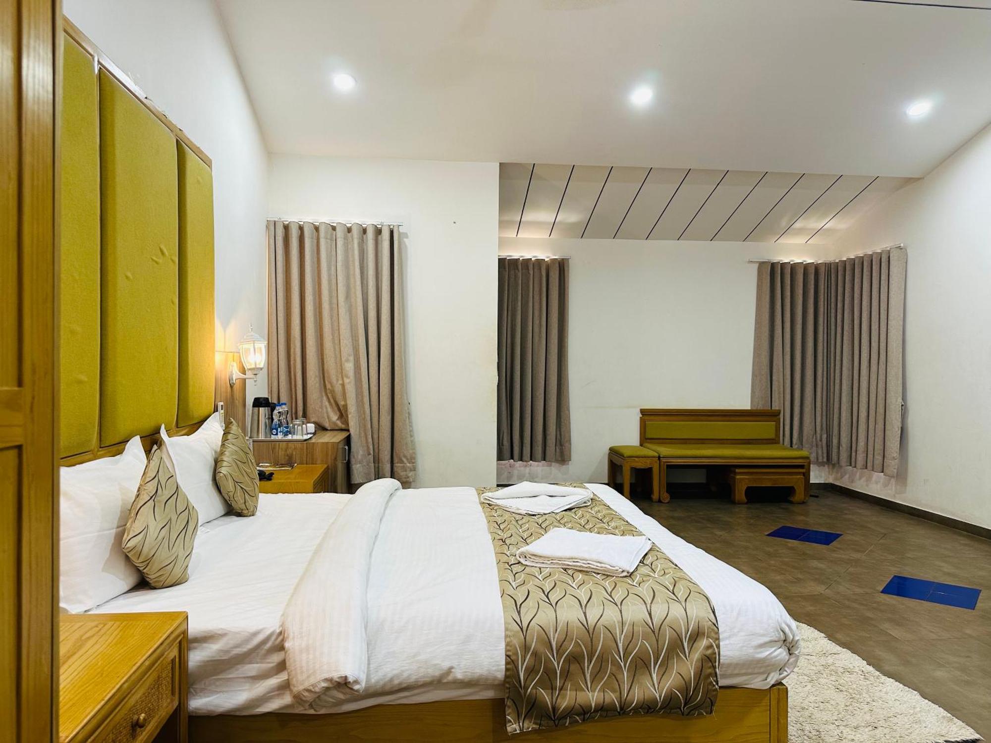 Lion Park Hotel & Resorts Sasan Gir Exterior photo