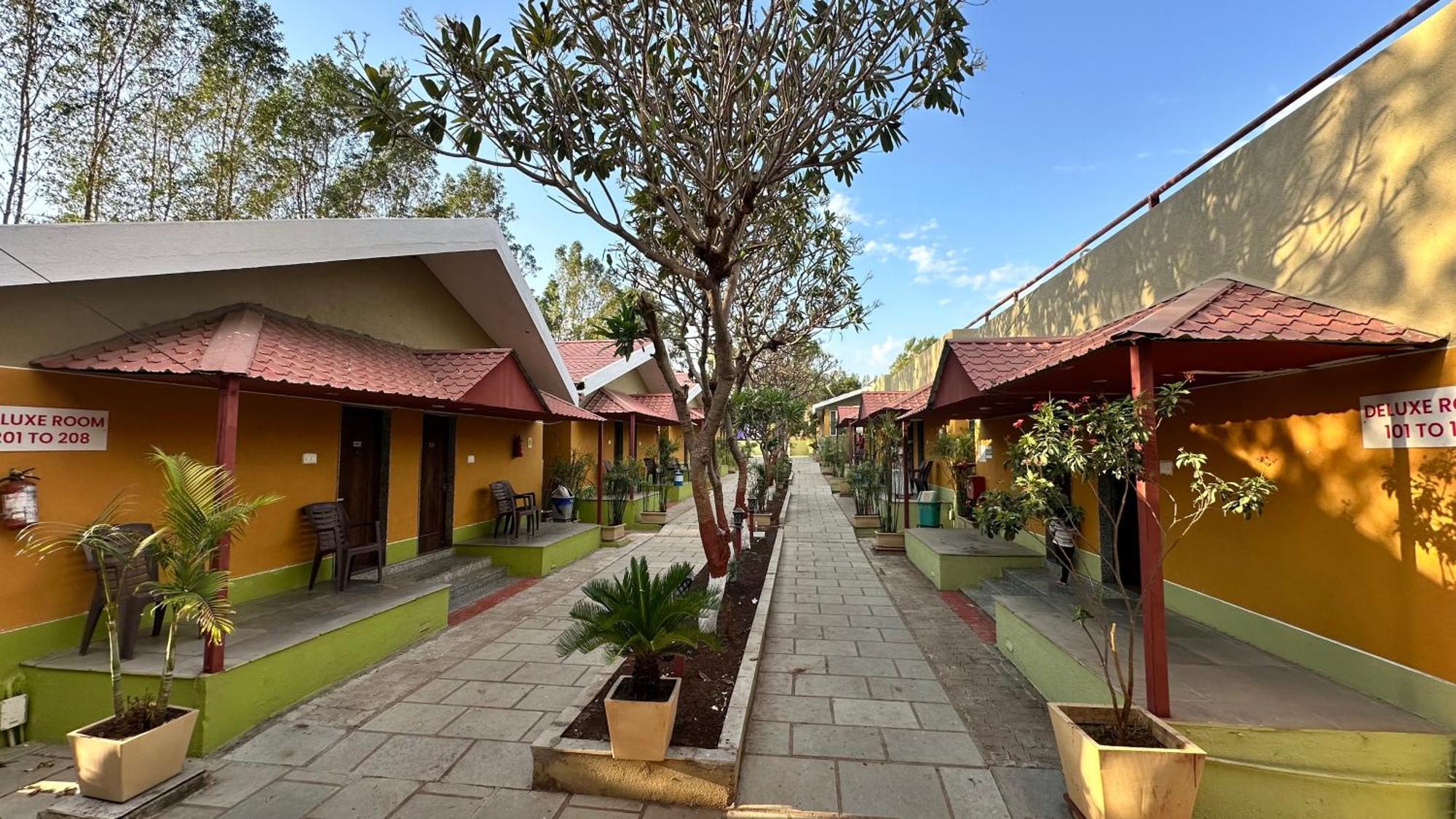 Lion Park Hotel & Resorts Sasan Gir Exterior photo